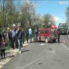 На Прикарпатті автомобіль протаранив переповнену людьми маршрутку