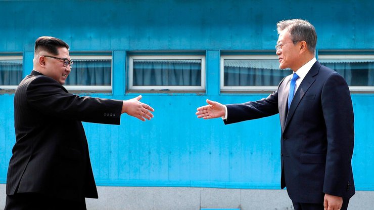Лидеры Корей обсудили испытание ракет. Фото: telegraph.co.uk