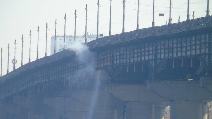 В Киеве ограничили движение по мосту Патона