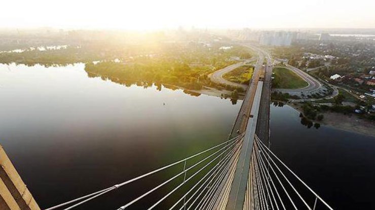В Киеве ограничат движение по Южному мосту и мосту Метро
