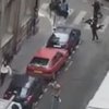 В Париже прохожий напал на людей, есть жертвы (видео)