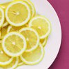 10 полезных свойств лимонного сока