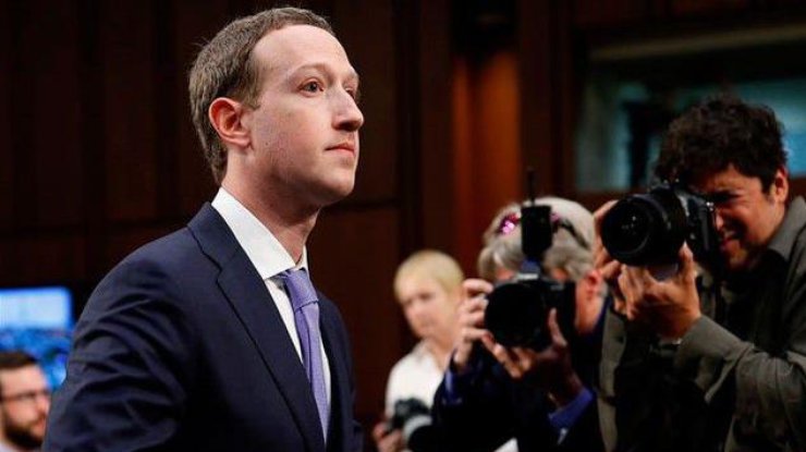 Цукерберг в Европарламенте извинился за ошибки Facebook