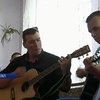 В Черкасской области американский барабанщик учит детей музыке
