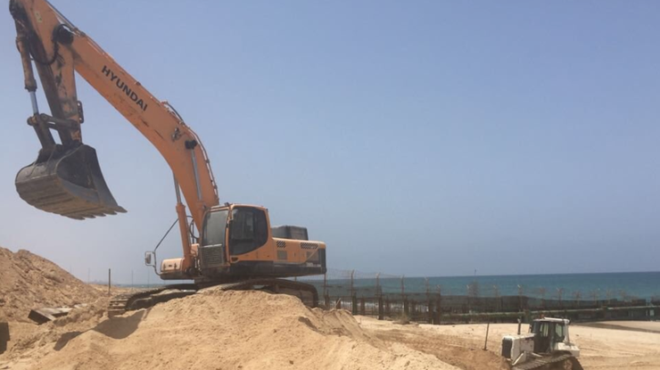 Израиль начал возводить морской барьер от сектора Газа