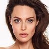 Дерматолог Анджелины Джоли раскрыла секреты красоты актрисы