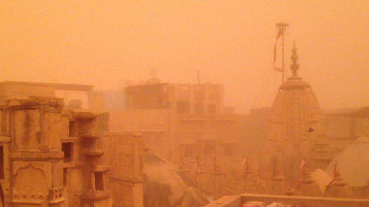 Песчаная буря в Индии: количество погибших увеличилось