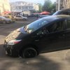 В центре Одессы автомобиль провалился под асфальт (видео)