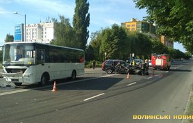В Луцке внедорожник столкнулся с пассажирским автобусом