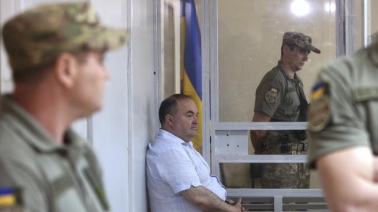 Борис Герман сделал заявление из бокса для задержанных. Фото: Volodymyr Hontar / REUTERS