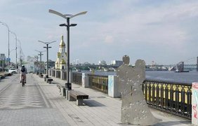 В Киеве появились необычные скульптуры