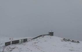 В Карпатах выпал летний снег