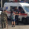 Весь в крови: в Киеве гулял мужчина с перерезанным горлом
