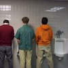 Драка за писсуар: группа мужчин не поделила очередь в туалет