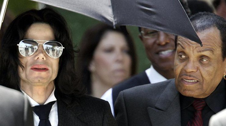 В США в возрасте 89 лет умер отец поп-короля Майкла Джексона