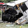 Кошмарное ДТП в Польше: грузовик снес школьный автобус (фото)
