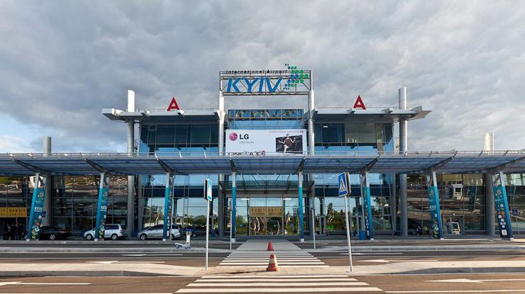 В столичном аэропорту "Киев" с субботы, 30 июня, задерживают рейсы