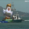 У США запустили у плавання велетенське "Трампа-курча" (відео)