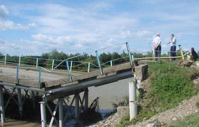 В Ивано-Франковской области обрушился мост