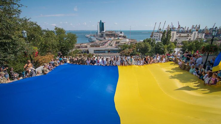 23 августа - День национального флага Украины. Фото: "Думская"