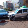 В Черновцах столкнулись три автомобиля: пострадали дети