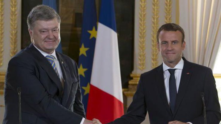 Президент Франции пожелал процветания и мира. Илл.: ЕРА