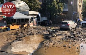 В Киеве взорвалась труба с горячим водоснабжением