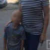 Мужчина со шрамом на лице похитил 5-летнего мальчика