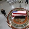 Умер Джон Маккейн: в Аризоне состоялась первая прощальная церемония