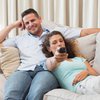 Как телевизор и смартфон влияют на супружескую жизнь