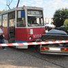 В Николаеве трамвай снес "Жигули" (фото)