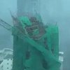 Рушатся стройки и вылетают окна: тайфун "уничтожает" Китай (видео)