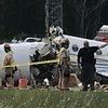  В США при посадке самолет развалился на части (видео)