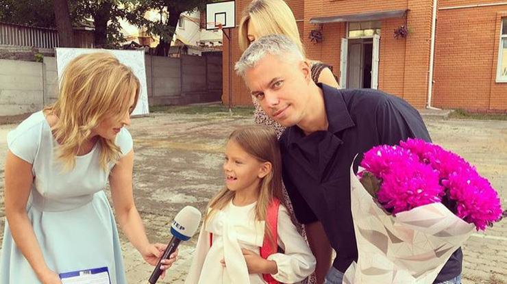 Андрей Доманский повел в первый класс свою четвертую дочь - Киру / Фото: из Instagram