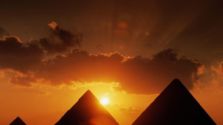 Поселение существовало задолго до постройки пирамид.