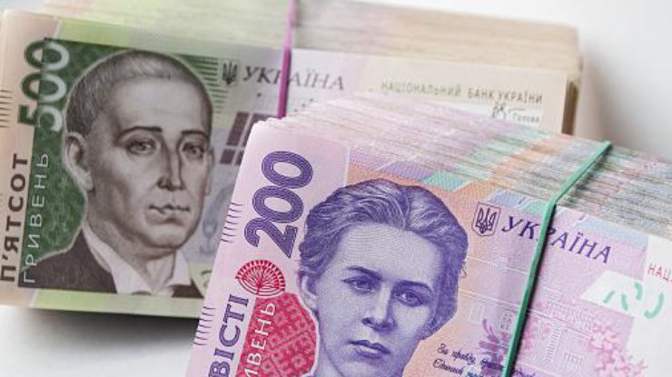 Напуганная "денежной реформой" пенсионерка обменяла 50 тысяч гривен на фантики