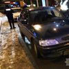 В Киеве трое мужчин напали на таксиста и угнали его автомобиль