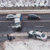 Жуткая авария в Киеве: автомобили столкнулись лоб в лоб (видео)
