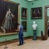 Похитители картины в Третьяковской галерее украли шубу