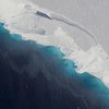 В Антарктиде в леднике нашли гигантскую пещеру