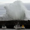 Тайфун "Хагибис" в Японии: в заливе затонул корабль
