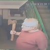 Мужчина напал с топором на соседей (видео)