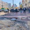 В Киеве ЧП: "фонтан" горячей воды залил улицу (фото)