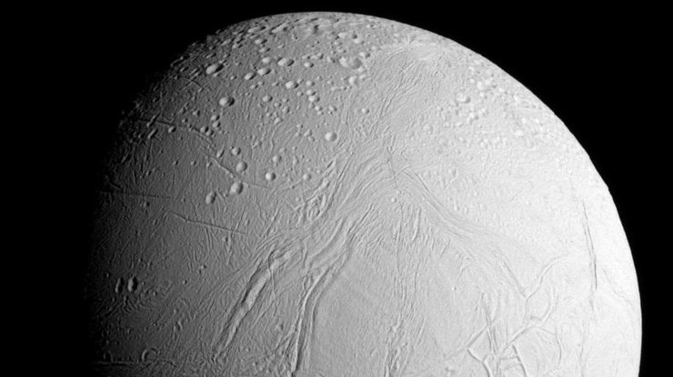 Энцелад - шестой спутник Сатурна. Фото NASA
