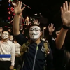 У Гонконгу люди у масках вийшли на мітинг за демократію та розтрощили ресторан