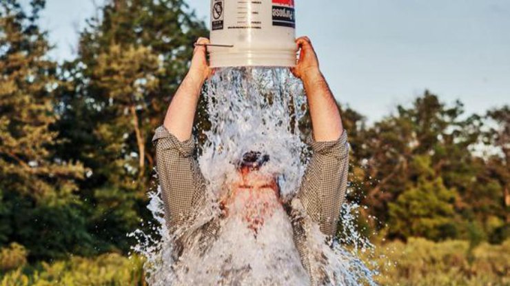 Ice Bucket Challenge /Фото: Daily
