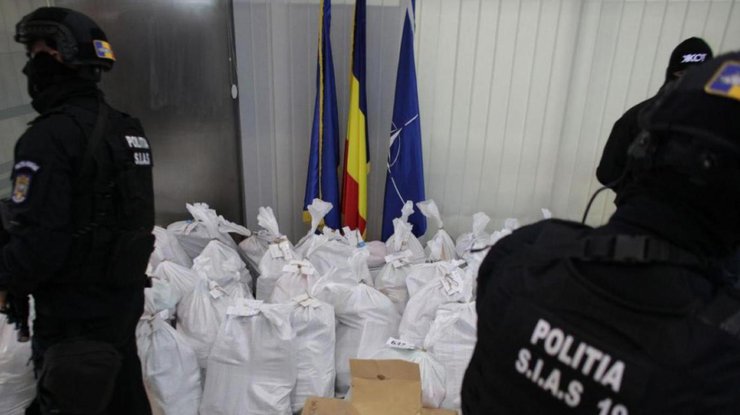В Перу задержали подлодку с тоннами кокаина