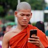 Монах умер во время игры на телефоне