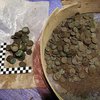 Строители в подвале нашли старинные монеты