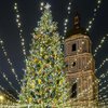 Как выглядят новогодние елки в разных городах Украины 